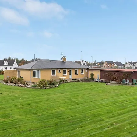 Holiday home Sirja - 250m From The Sea In Ne Jutland By Interhome Hadsund